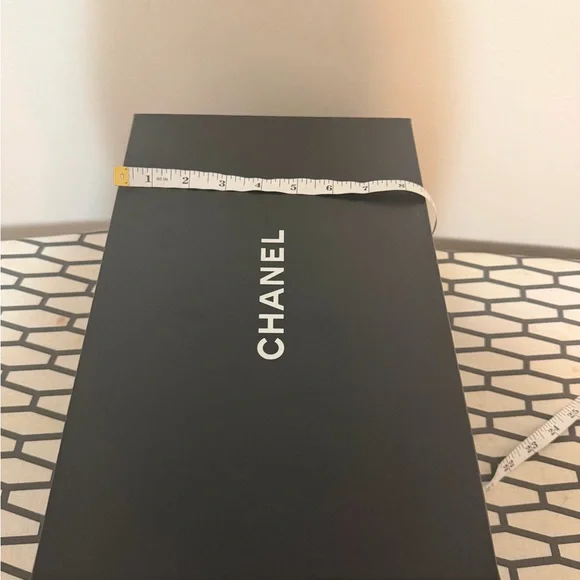 Chanel Black empty  box with wrapping paper, great condition - Picture 5 of 6